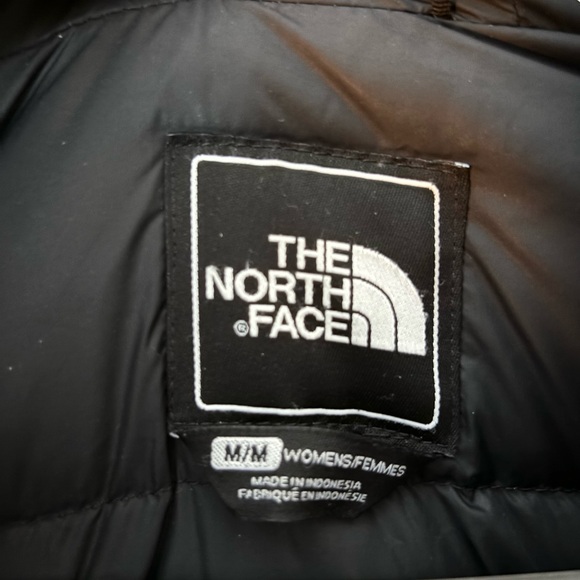 North Face parka. Size medium. Excellent condition. Removable fur trim on hood. - Picture 2 of 3